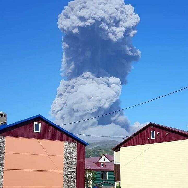 Вулкан Эбеко в России