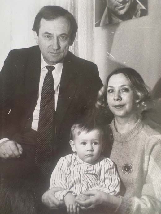 Богдан Ступка і Лариса Корнієнко із сином.