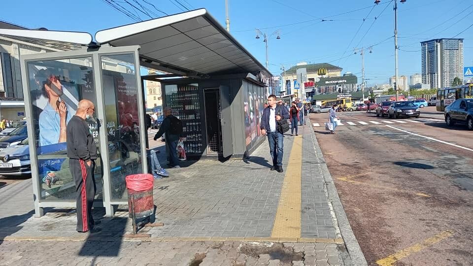 На столичном вокзале неудобно покупать билеты на троллейбус.