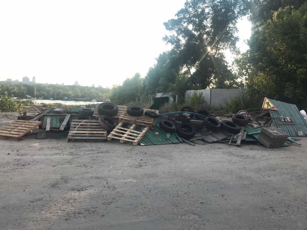 Баррикады на дороге