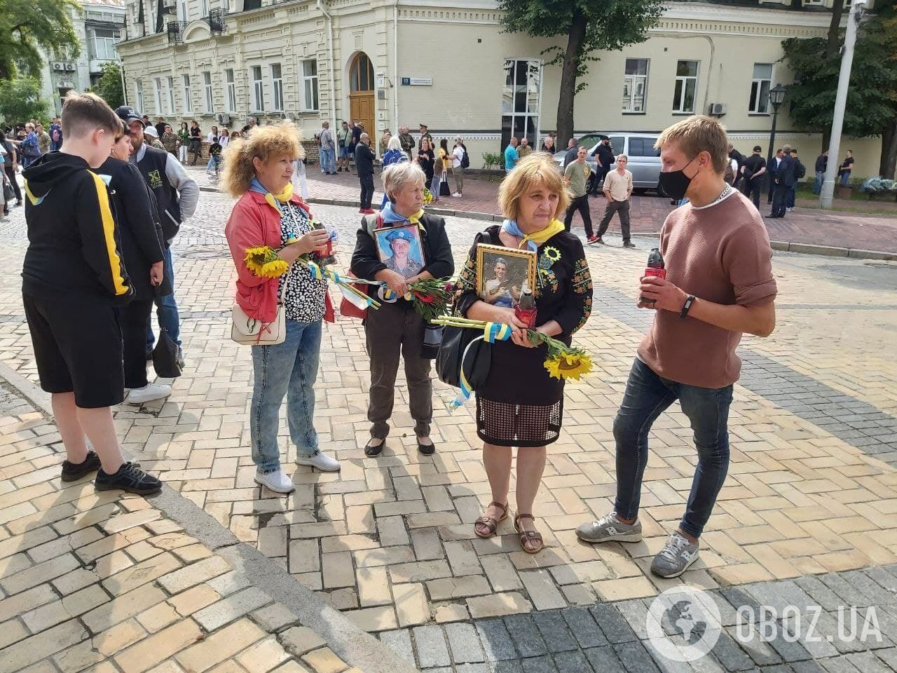 Подсолнечник стал символом Дня памяти защитников.