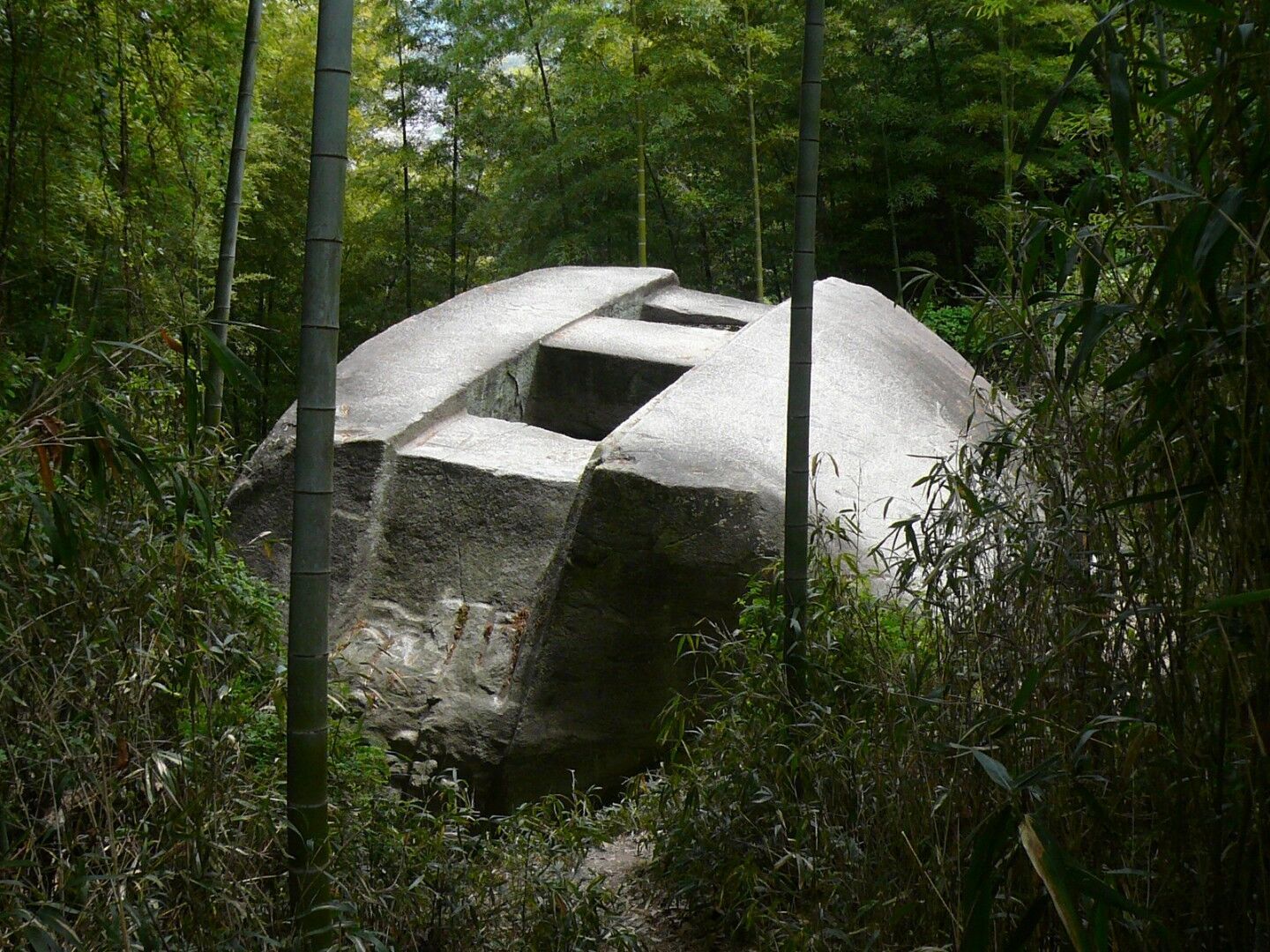 Древний камень в Масуда-но-Ивафуне, Япония