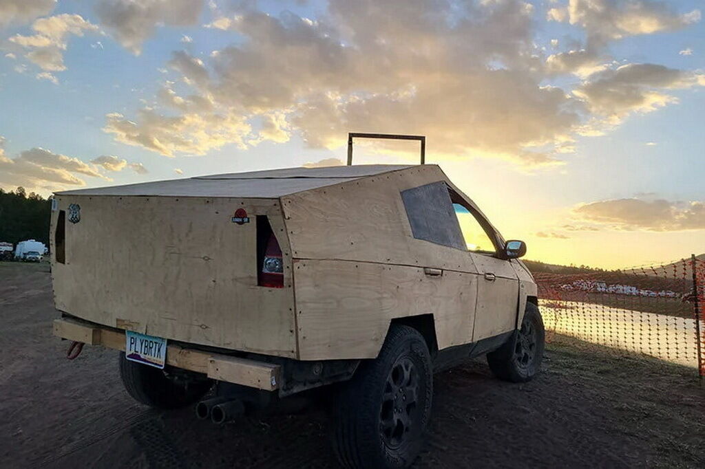 Под деревянным кузовом Plybertruck скрывается техническая "начинка" от обычного кроссовера Acura MDX