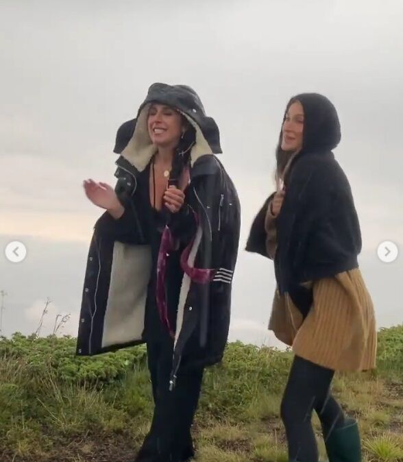 Джамала и TAYANNA пели под дождем на вершине горы