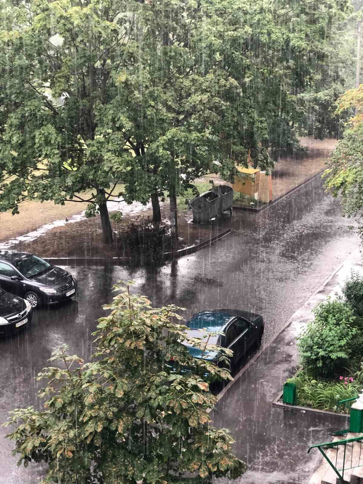 Харьков залило дождем.