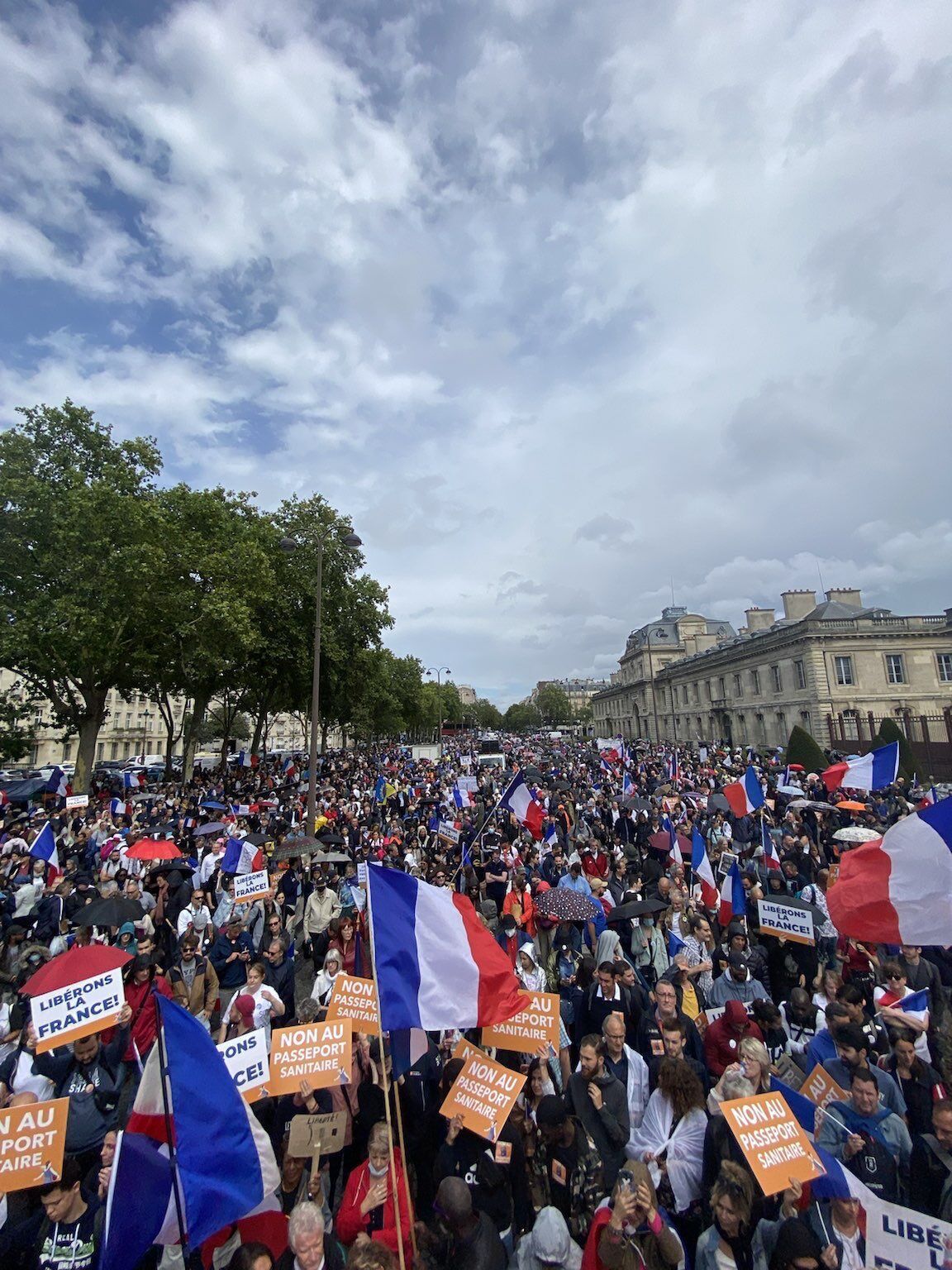 Протести пройшли в Парижі, Ніцці, Марселі, Ліоні та інших великих містах