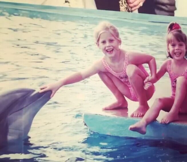 Евгения и Беатрис в детстве