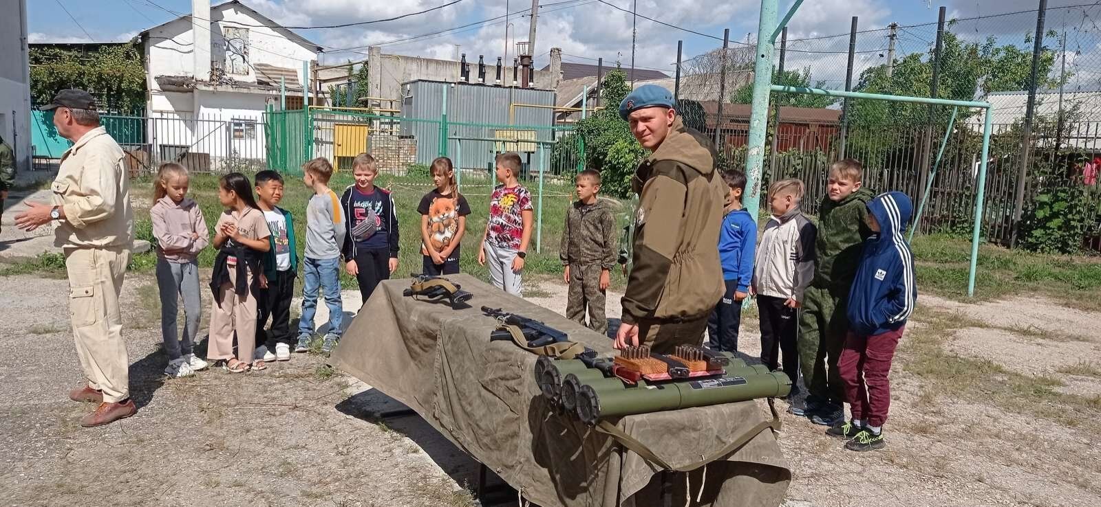 Новости Крымнаша. Ваше оружие — слово. А это гораздо опаснее