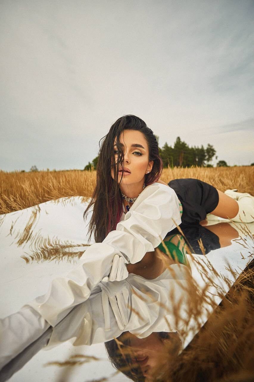 Анна Тринчер поблагодарила поклонников за поддержку