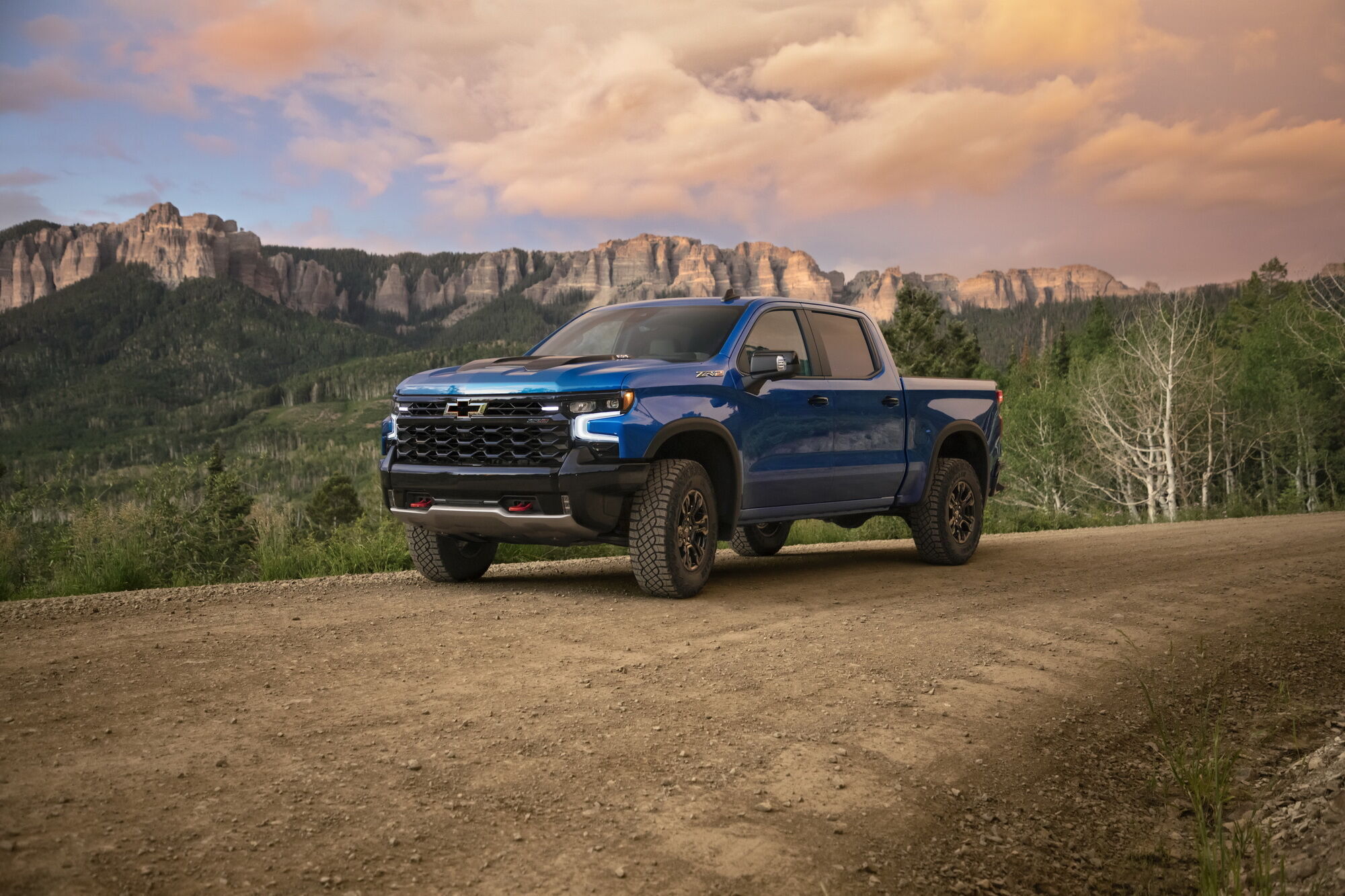 Вперше бестселер бренду отримав версію Silverado ZR2