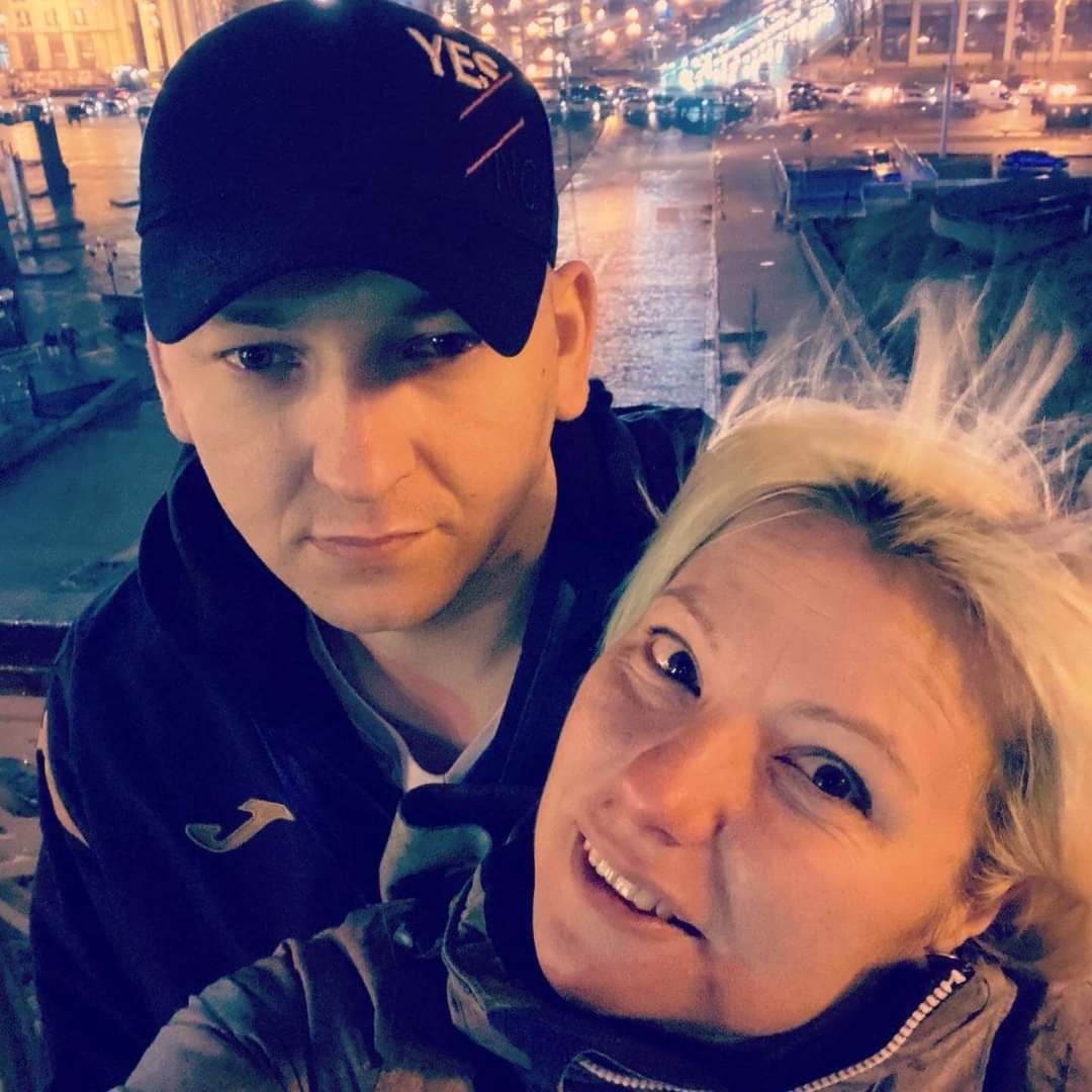 Иван и Людмила Деевы после того, как Ивана выписали из госпиталя, где он провел год.