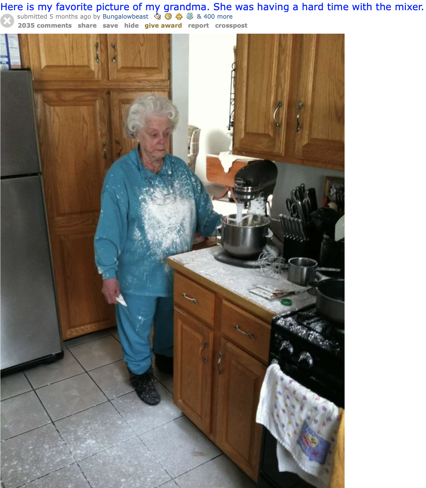 Бабуся вирішила зробити пиріг
