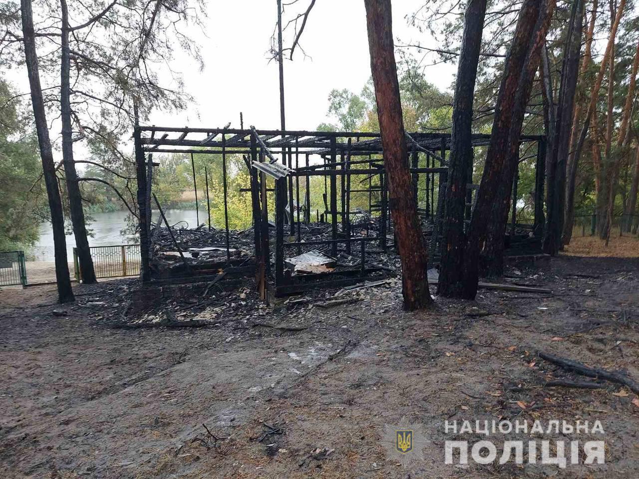 В момент возгорания в доме находились 10 человек