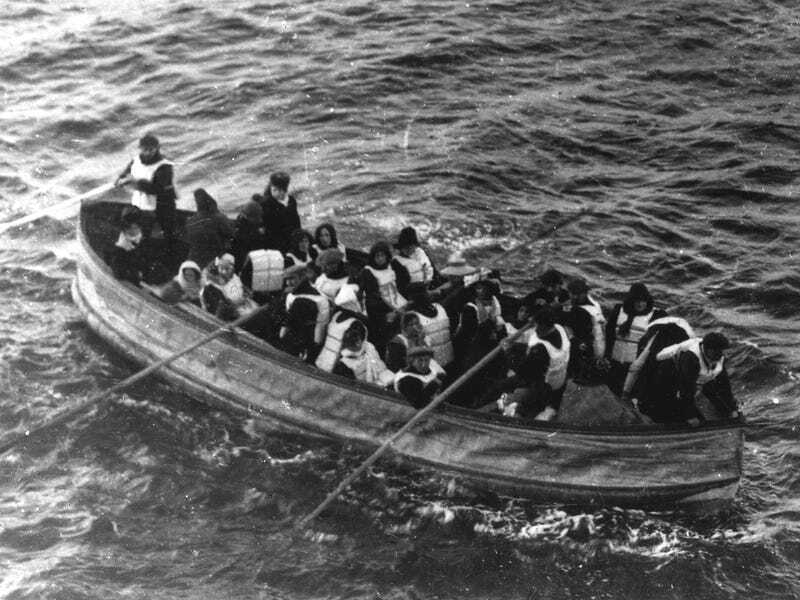 Одна из спасательных шлюпок "Титаника"
