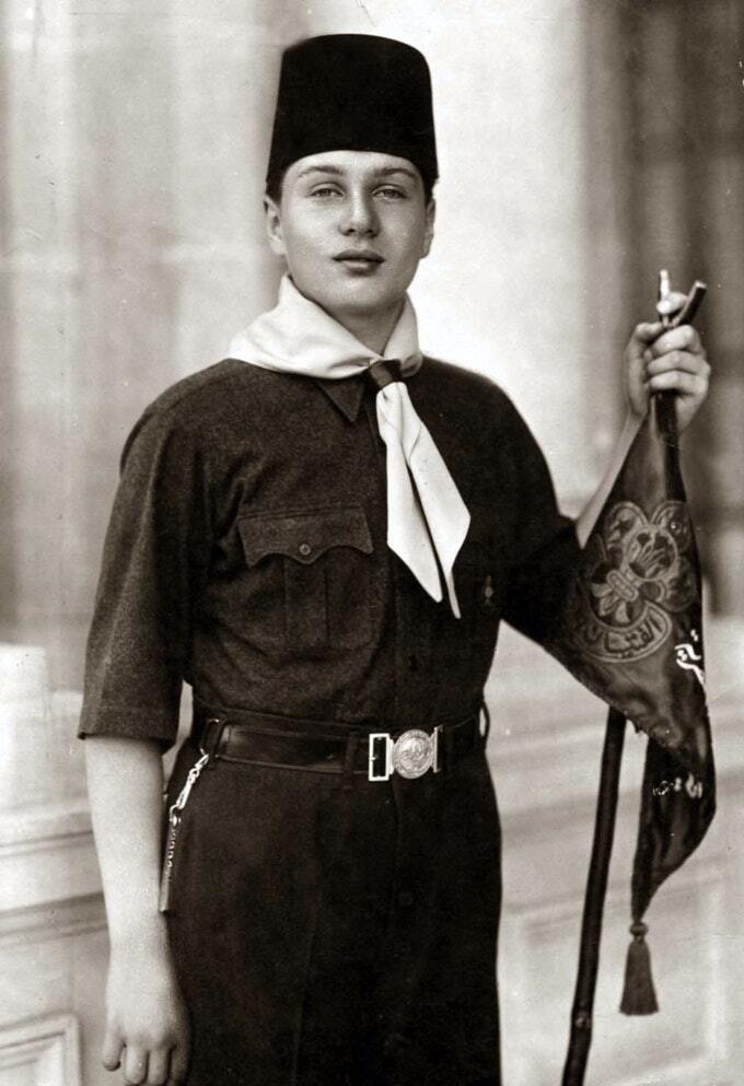 Принц Фарук у формі скаута, 1933 рік