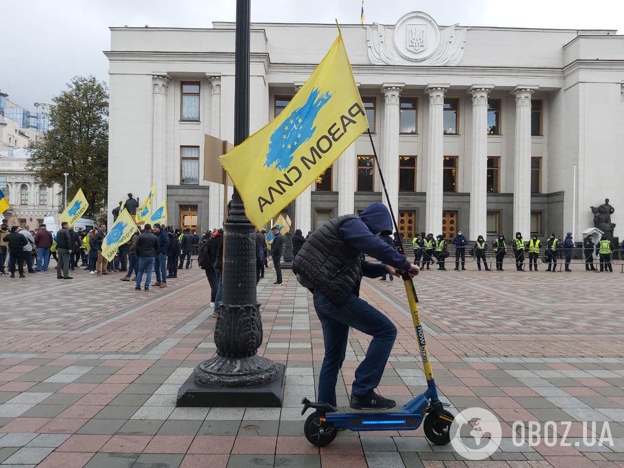 Учасник акції власників авто на єврономерах.