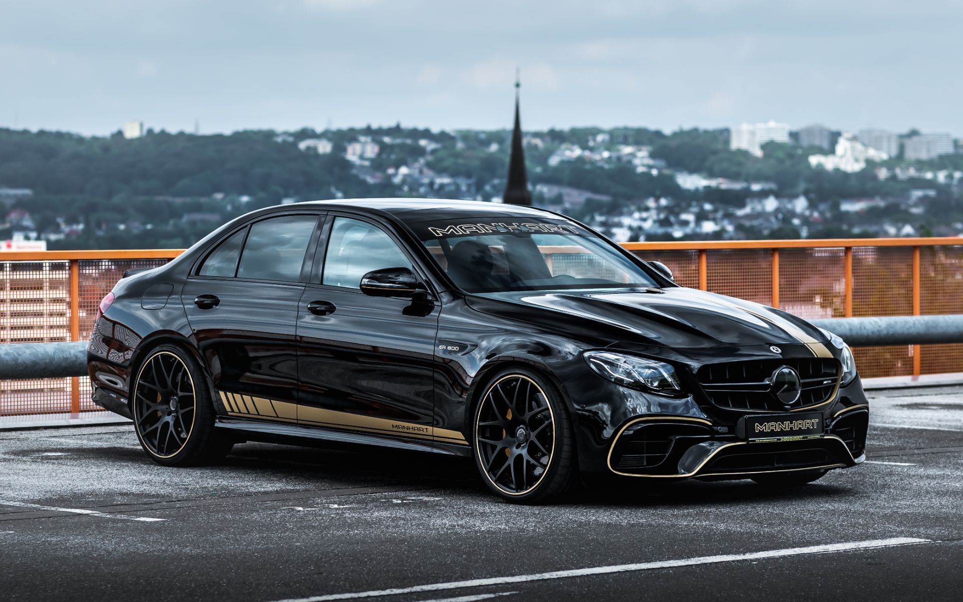 За основу був узятий дорестайлінговий Mercedes-AMG E 63 S