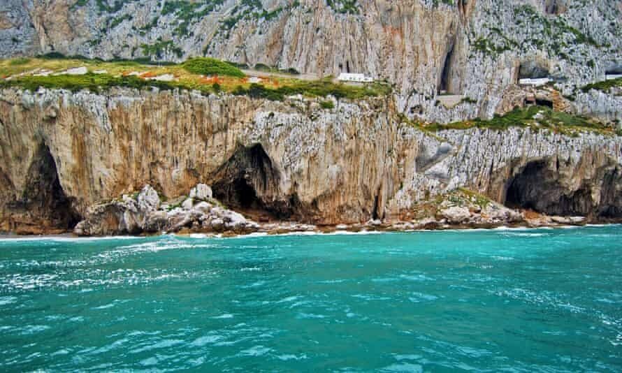Пещеры на Гибралтаре