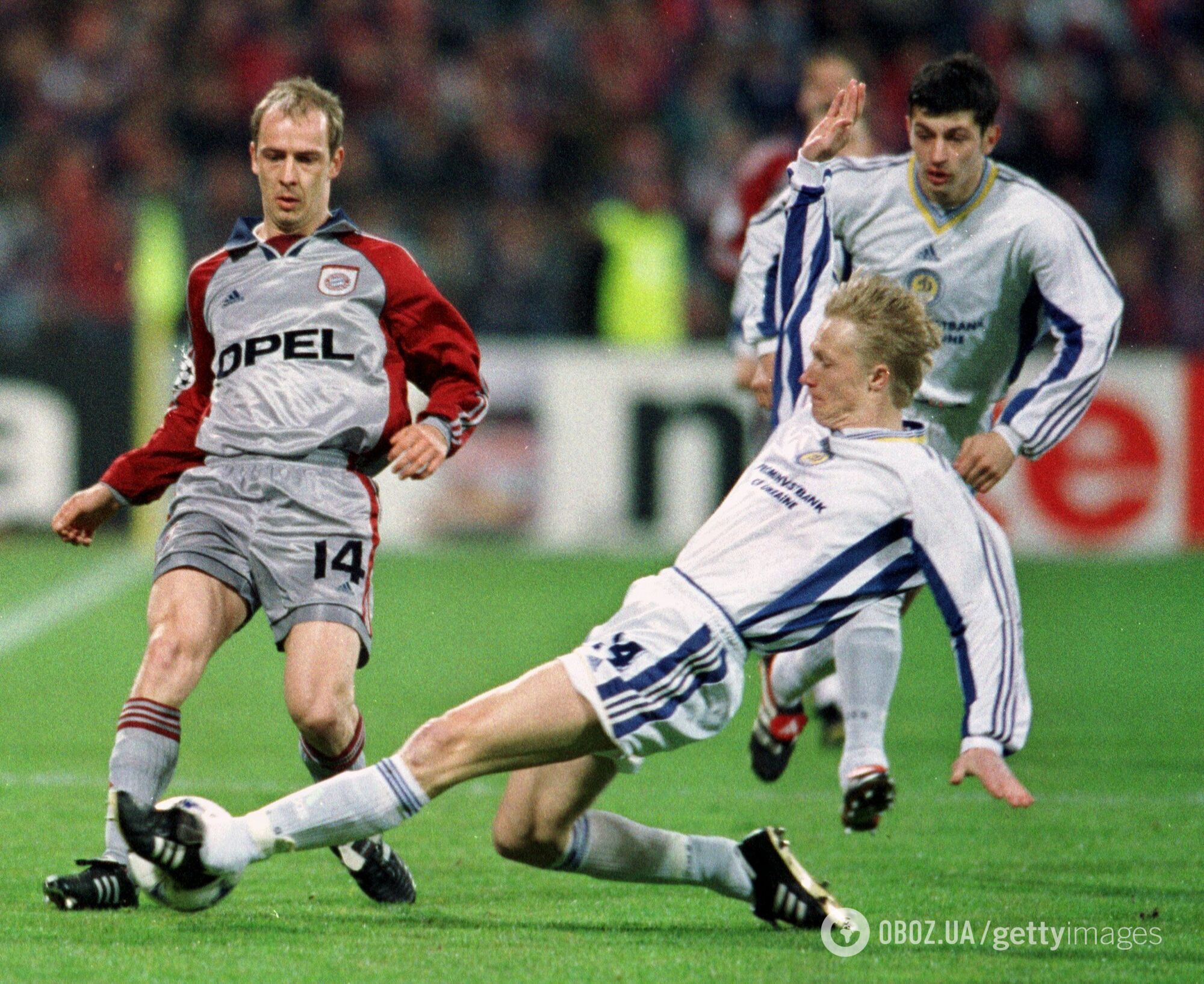 Каладзе (на заднем плане) забил один из голов в 1999 году