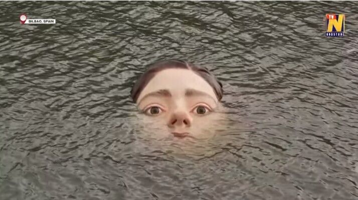 Нова скульптура у річці в Іспанії