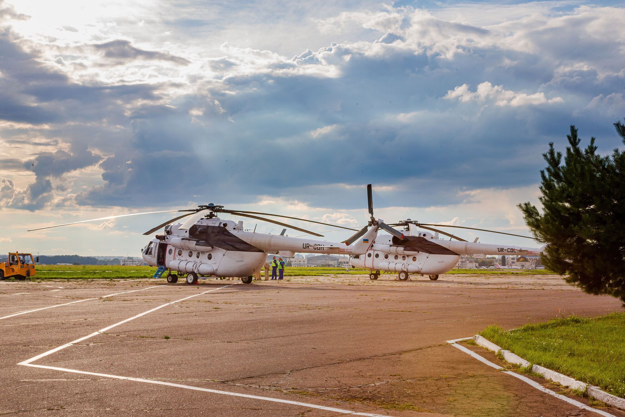 В Украину вернулись первые два из четырех вертолетов, отправленных на борьбу с пожарами в Турции