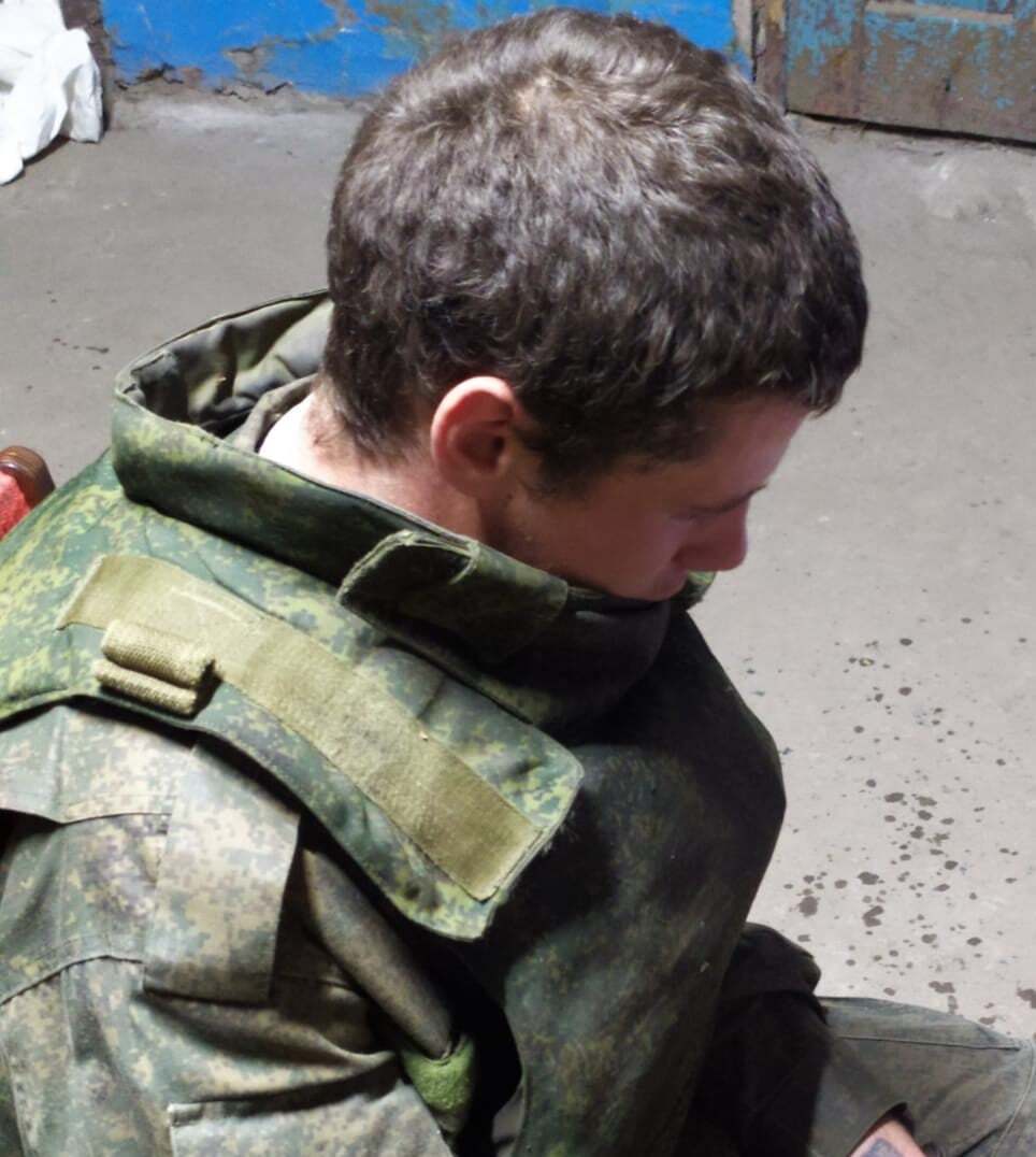 Боевик сдался украинским военным.