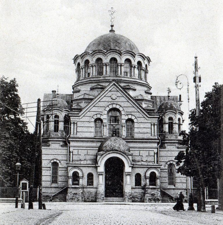 Церковь Александра Невского была построена в 1889-1890 годах