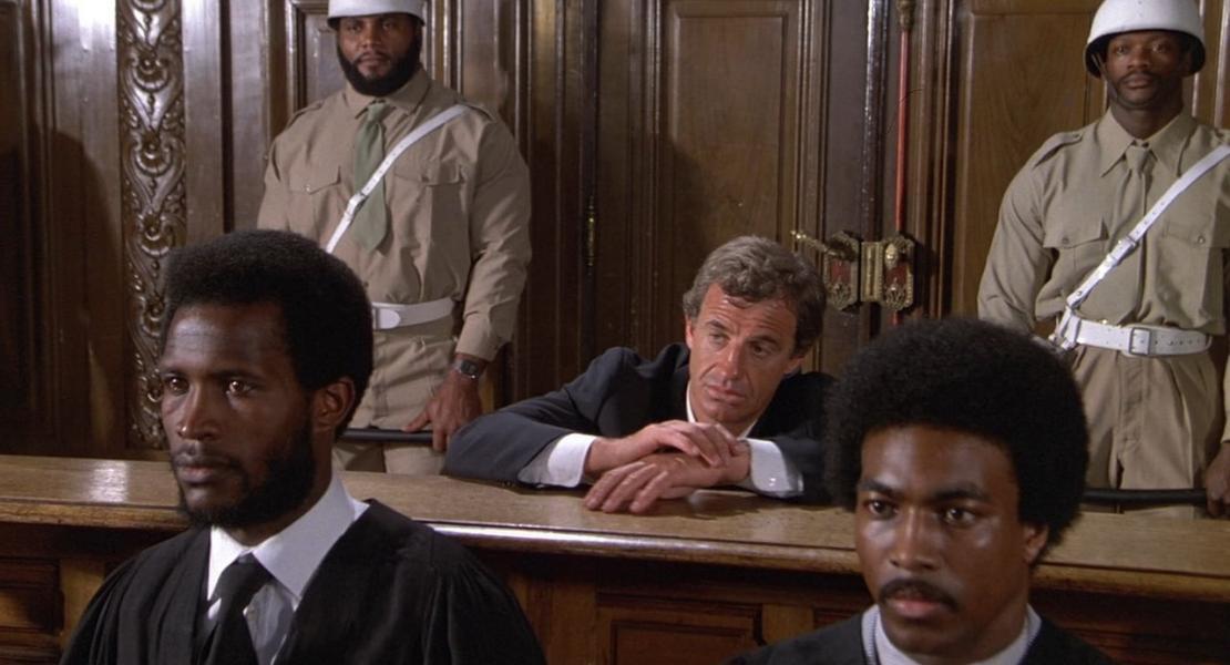 Жан-Поль Бельмондо часто грав свої ролі зі сліпучою посмішкою