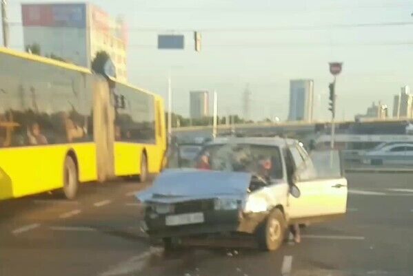 У ДТП постраждали двоє пасажирів Лада.