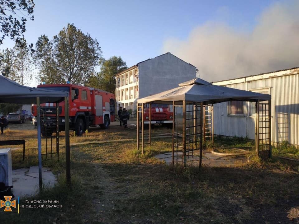 В Затоке горела база отдыха