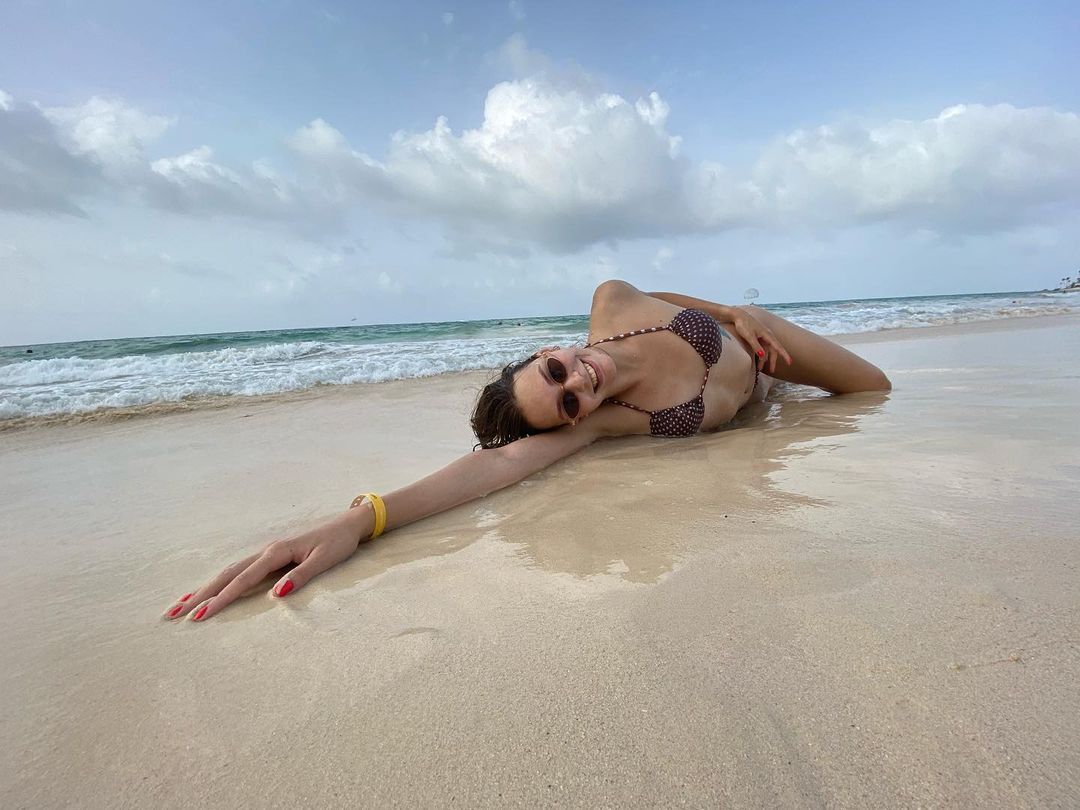 Марта Федина на песке