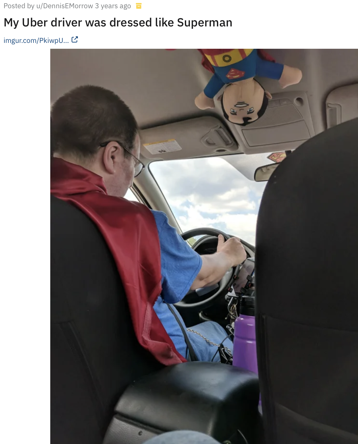 Водитель такси надел костюм супермена.