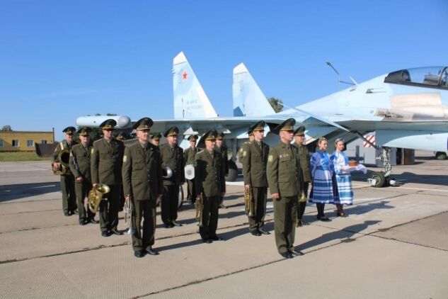 Военные в аэропорту