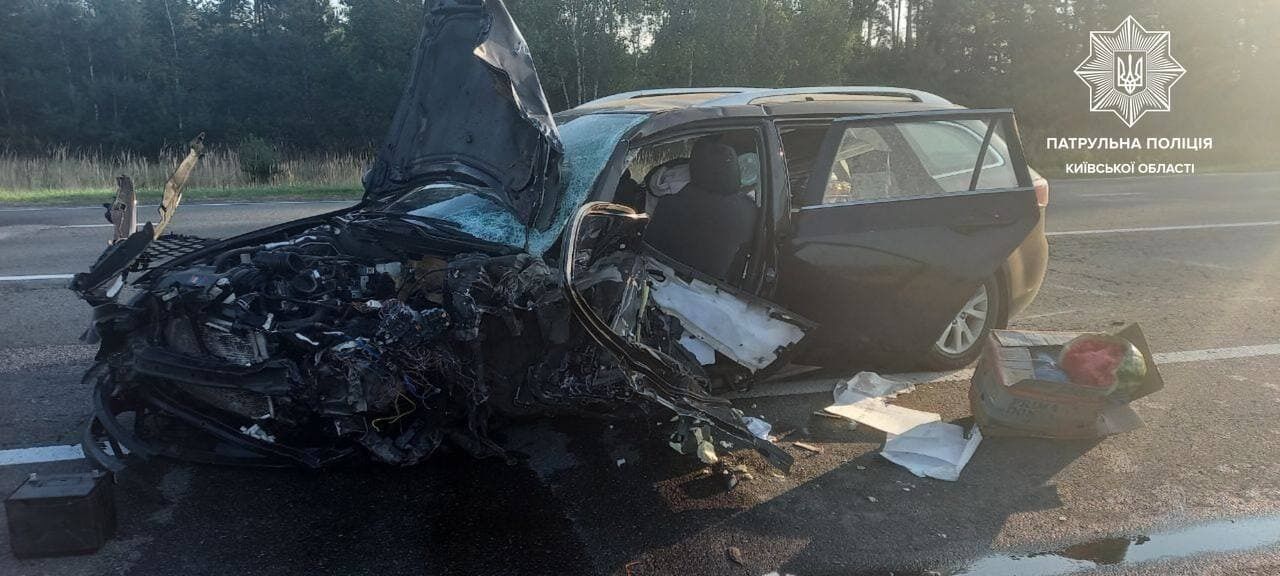 Водія і пасажира легковика госпіталізували.