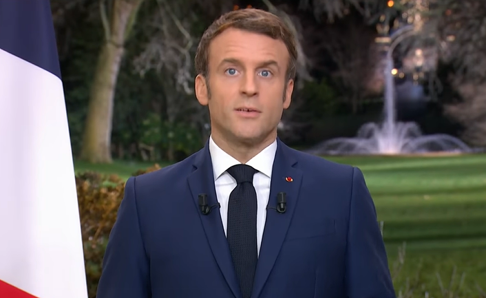 Привітання президента Франції із Новим 2022 роком.
