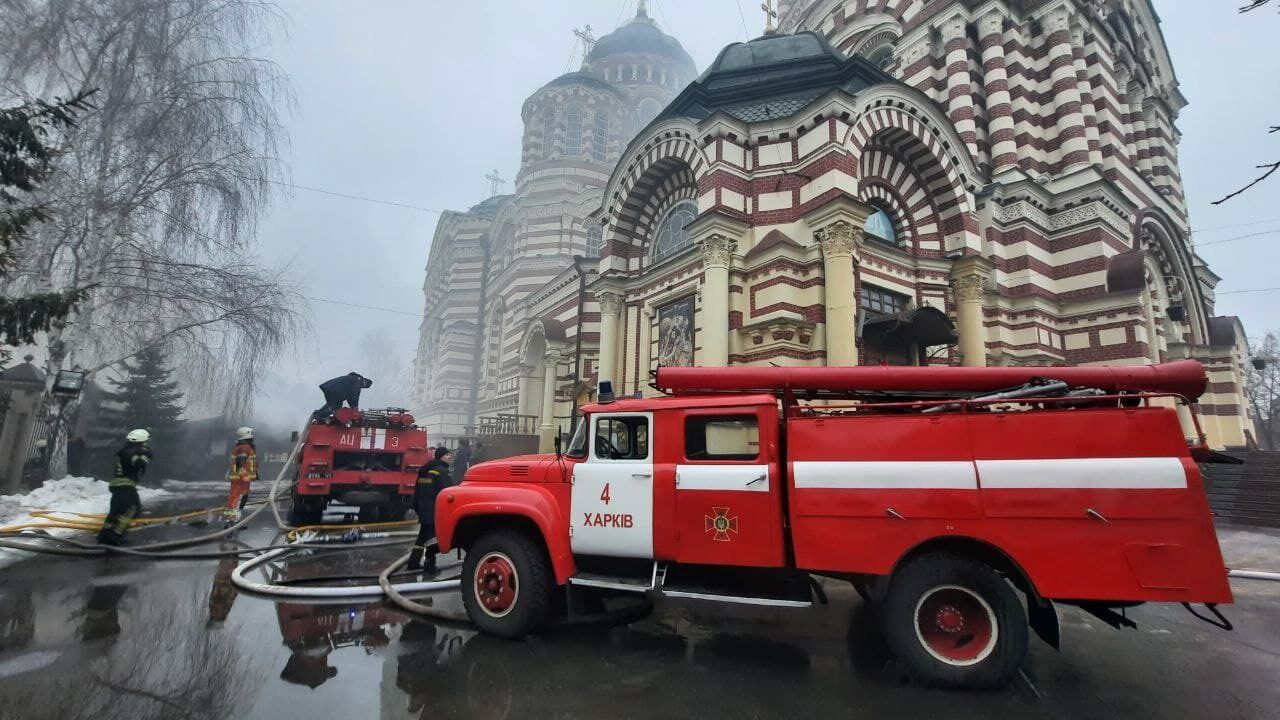 До гасіння залучалося 20 рятувальників та 4 одиниці техніки