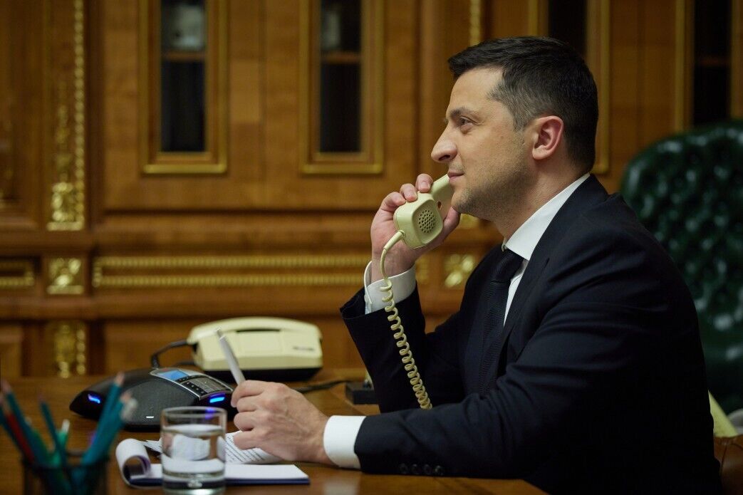Зеленский провел телефонный разговор с Трюдо 11 января.