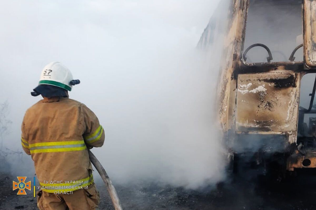 Вогонь виник у моторному відсіку автобуса