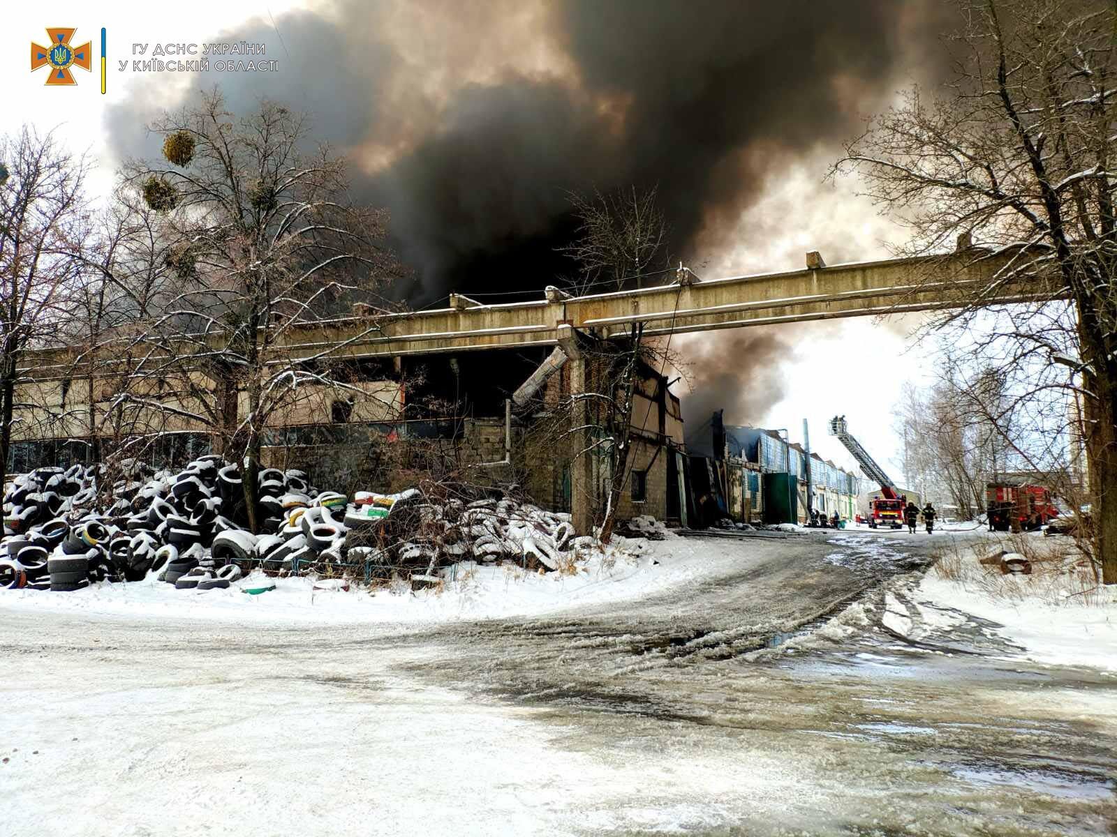 Предварительно, погибших и пострадавших нет.