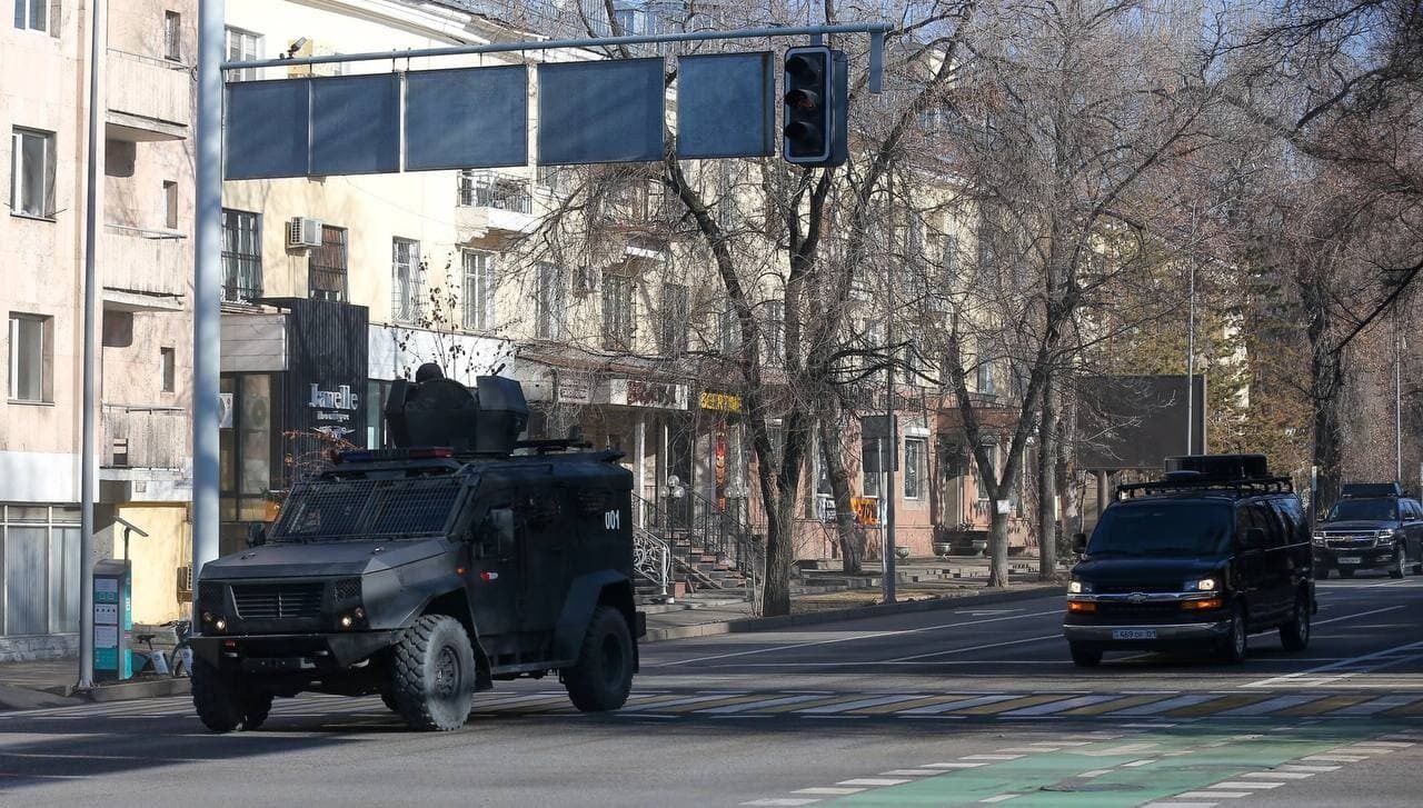 На вулицях Алмати сфотографували кортеж Токаєва