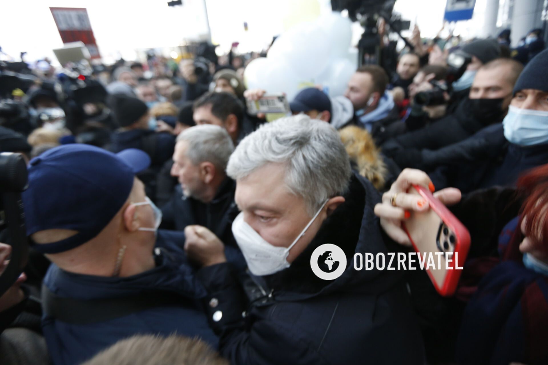 Порошенко прибыл в Украину 17 января