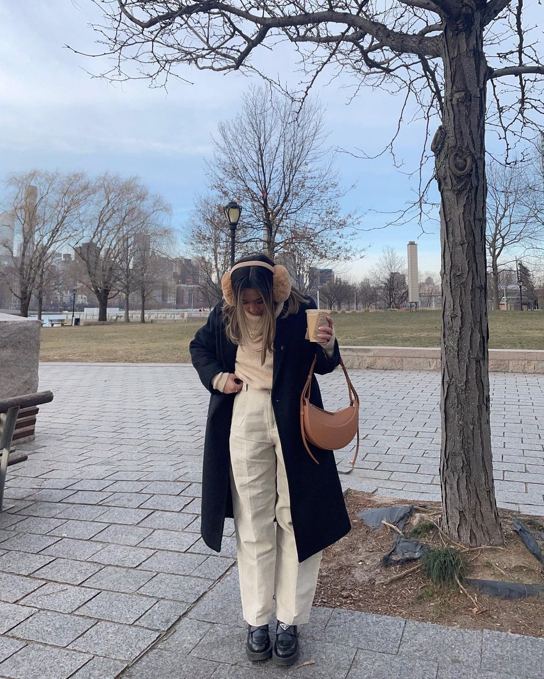 Лук с меховыми наушниками