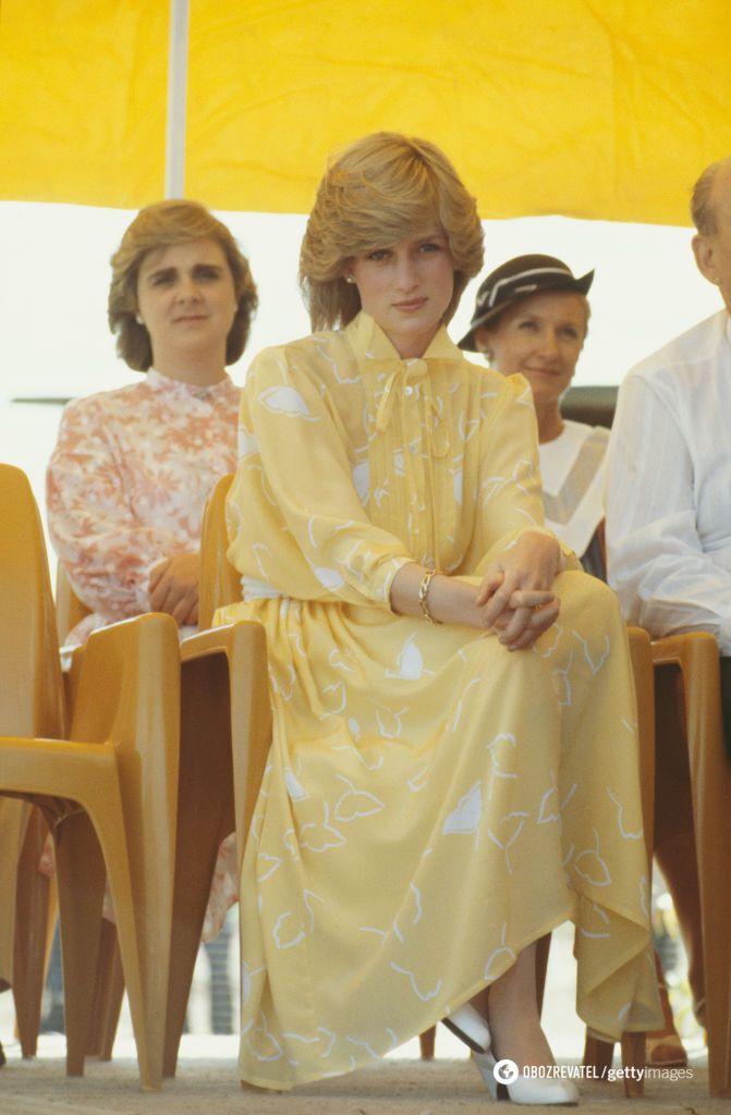 Благодаря ярким цветам одежды принцесса Диана всегда была в центре внимания.