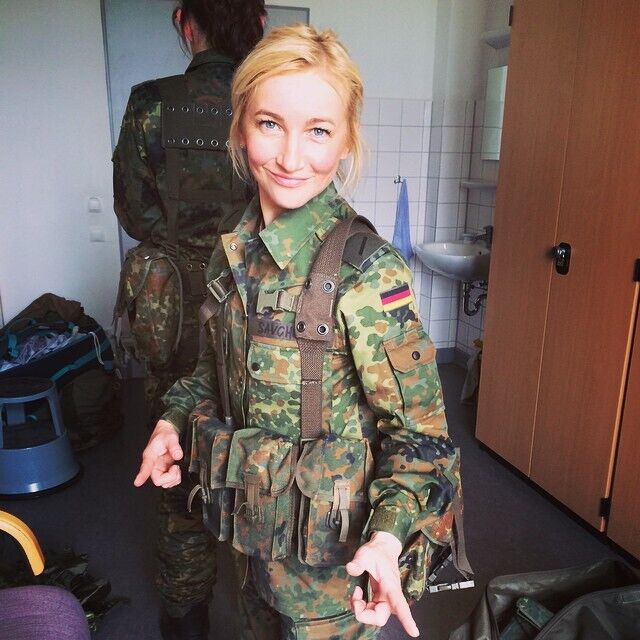 Алена Савченко является служащей немецкой армии.