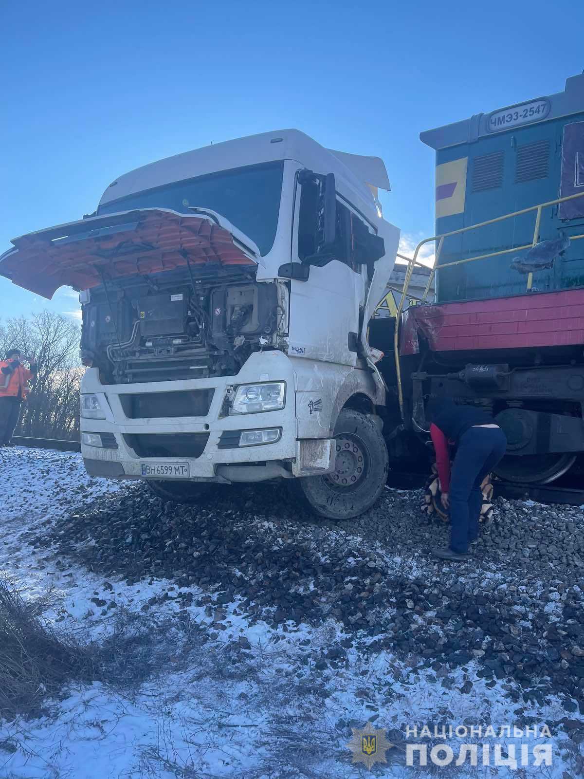 61-летнего водителя грузовика доставили в больницу
