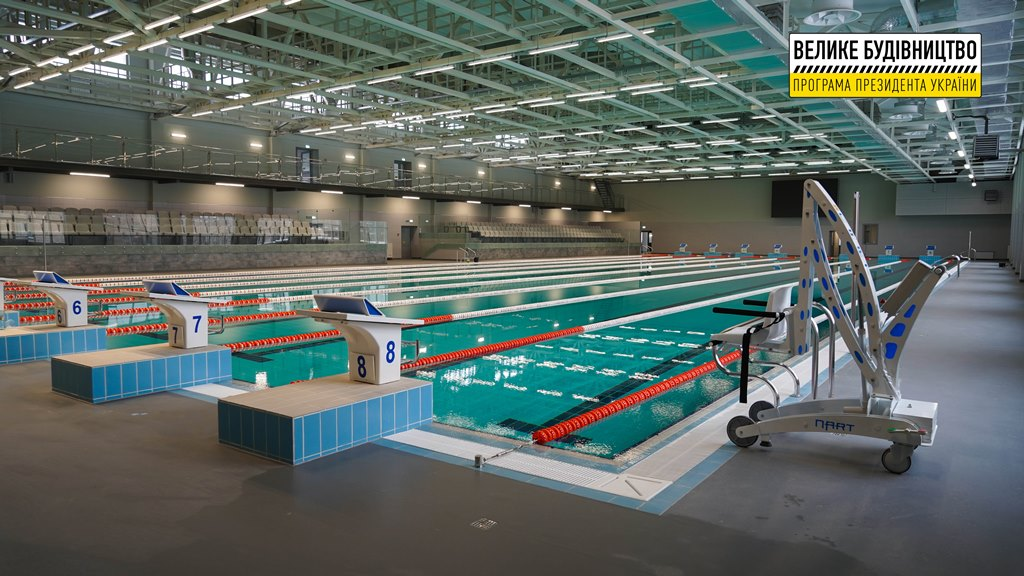 У спорткомплексі передбачено три басейни