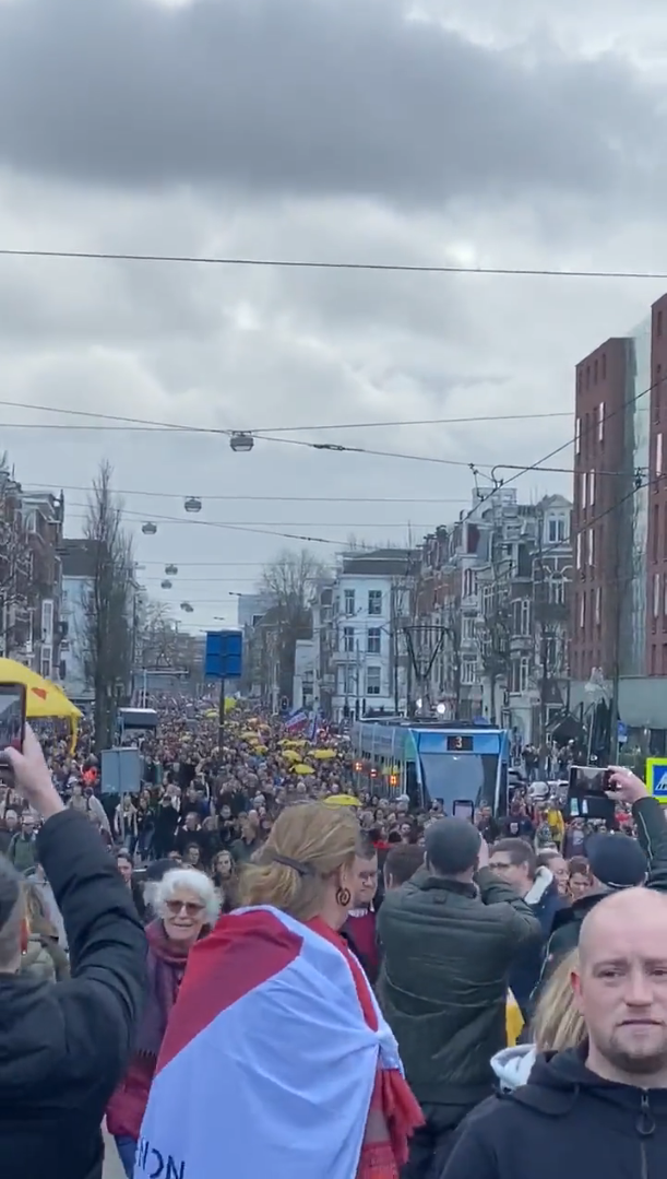 В Амстердаме протестуют против очередного локдауна