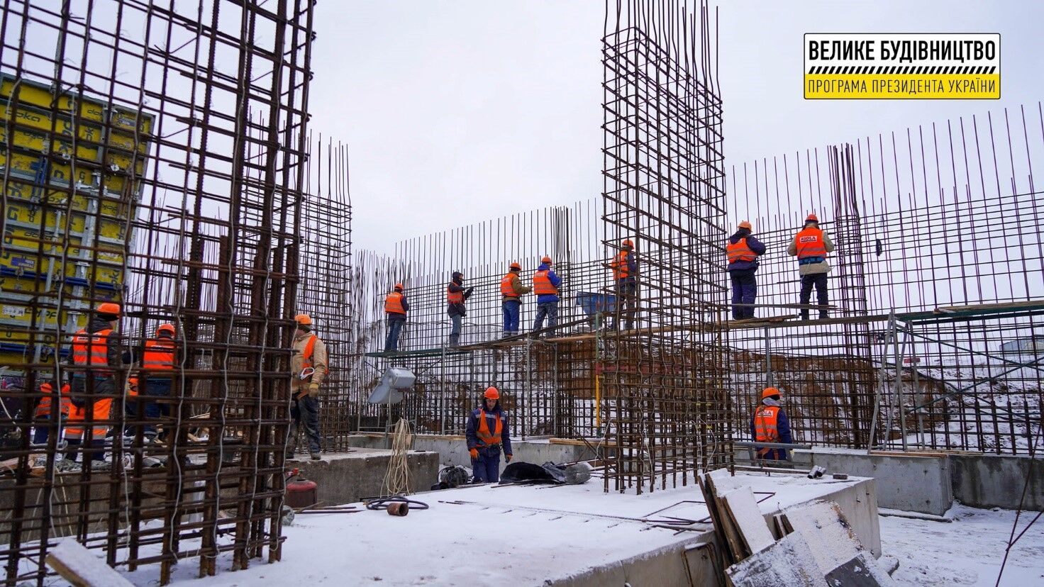 Щодня на будівництві працюють понад 300 фахівців