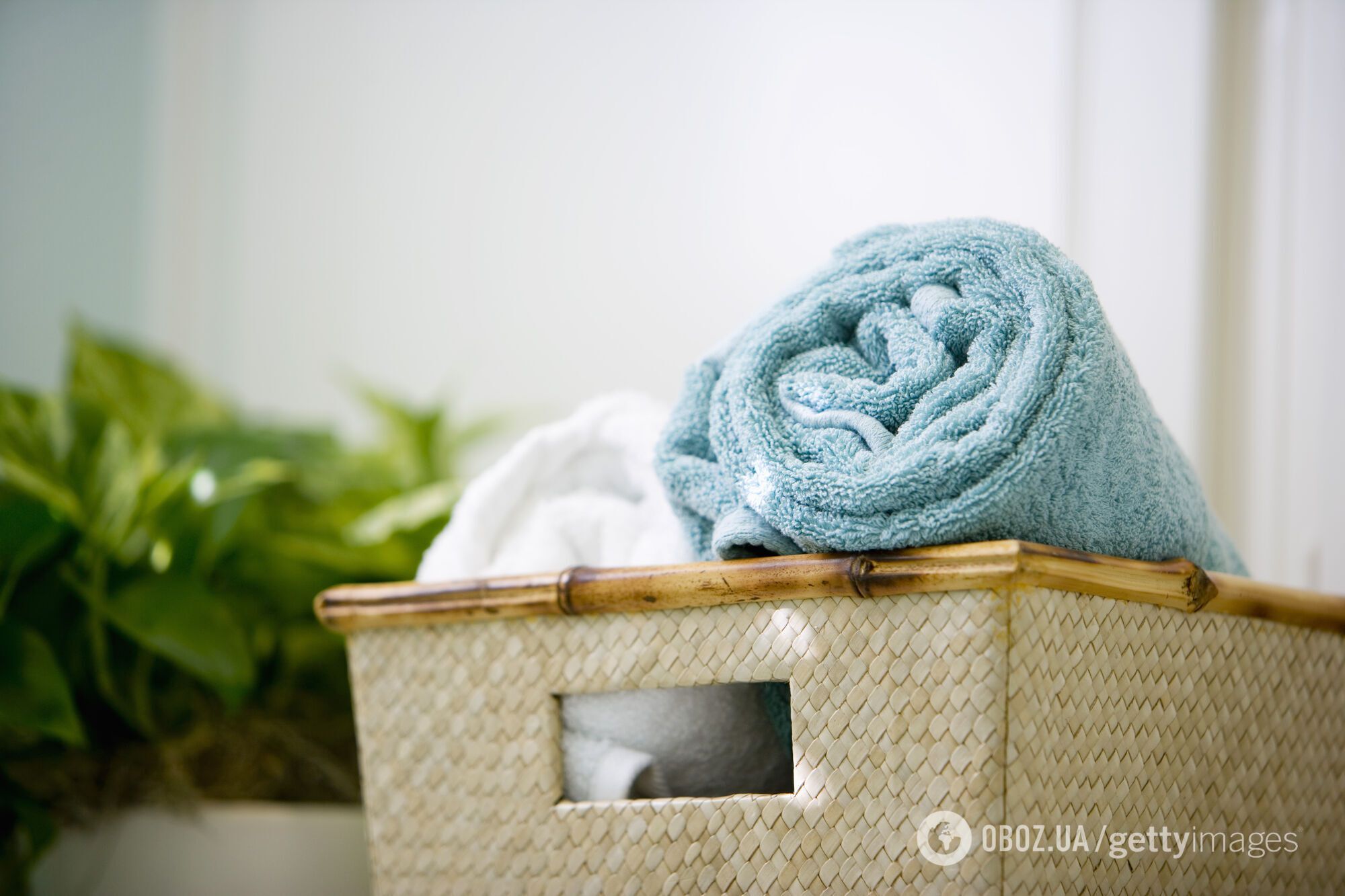Стирая полотенца, вместо кондиционера для ткани используйте белый уксус