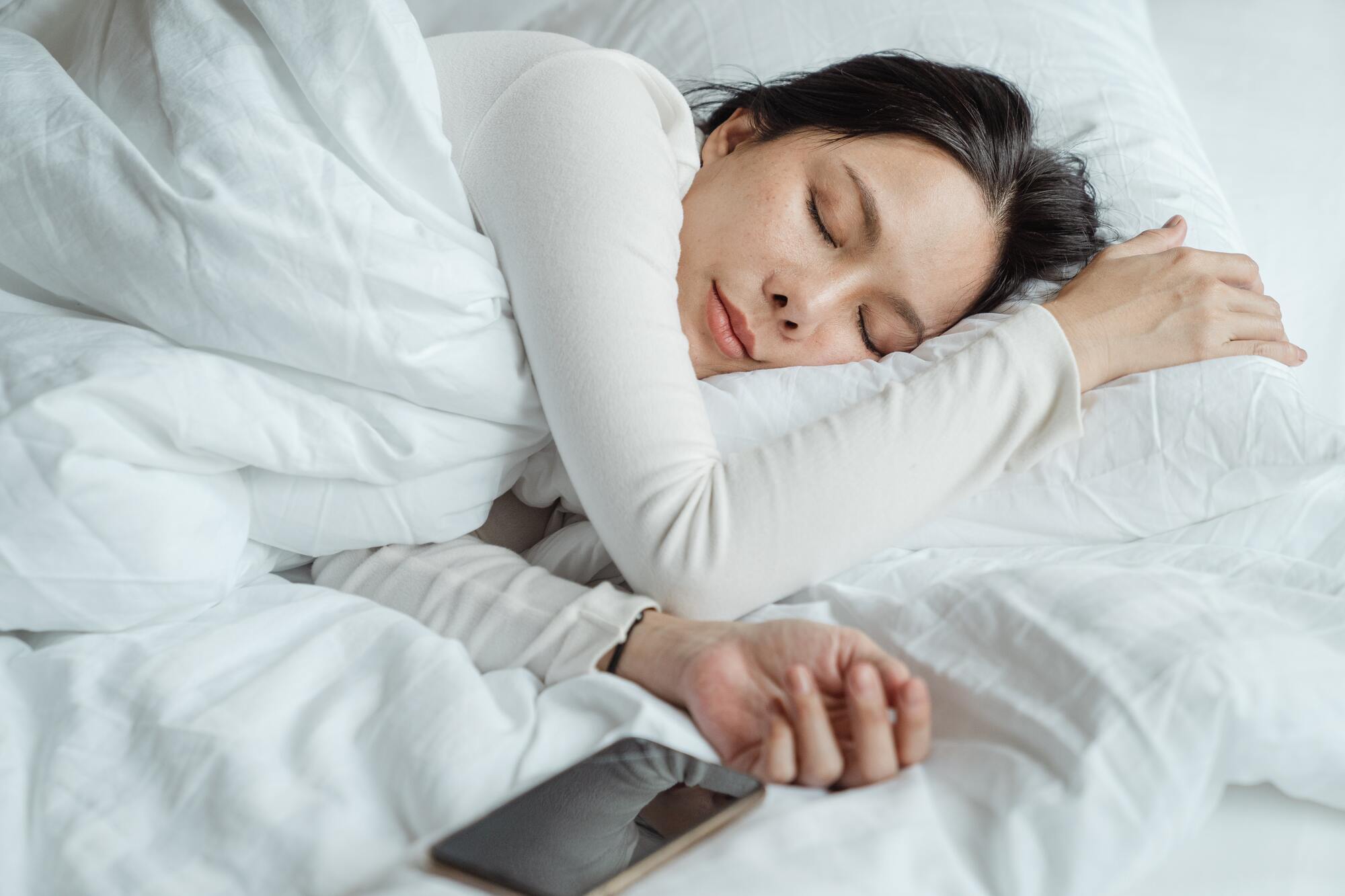 Эксперт посоветовал избегать тяжелой пищи перед сном
